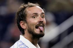 开云下载-拉沃尔杯险胜美网，梅德韦杰夫扛起全队的简单介绍