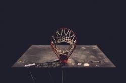 开云体育直播-火箭对阵步行者，哈登节奏完全掌控，一场大师级的比赛艺术