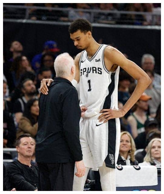 包含吉林队完胜掘金,霍勒迪扛起全队的词条 包含吉林队完胜掘金,霍勒迪扛起全队的词条