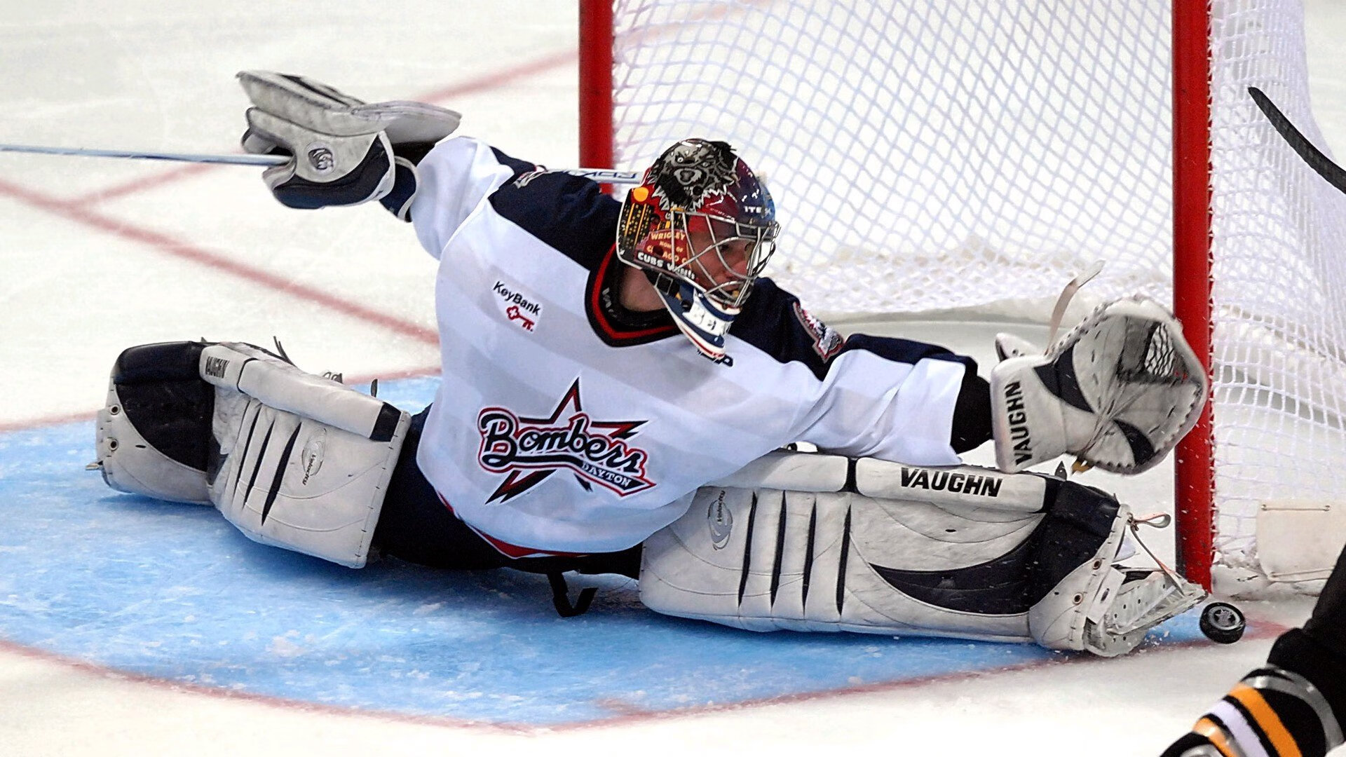 街道上的雷霆，F1新加坡夜战，红牛奇迹翻盘记