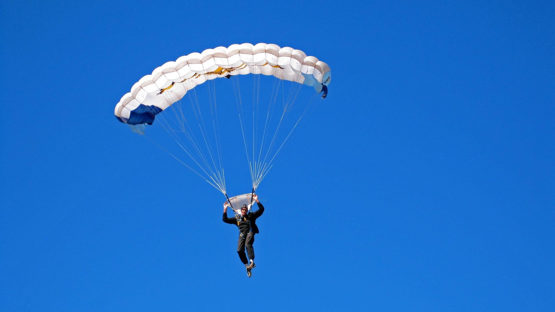 世界杯之夜,乔治统治全场,书写传奇篇章
