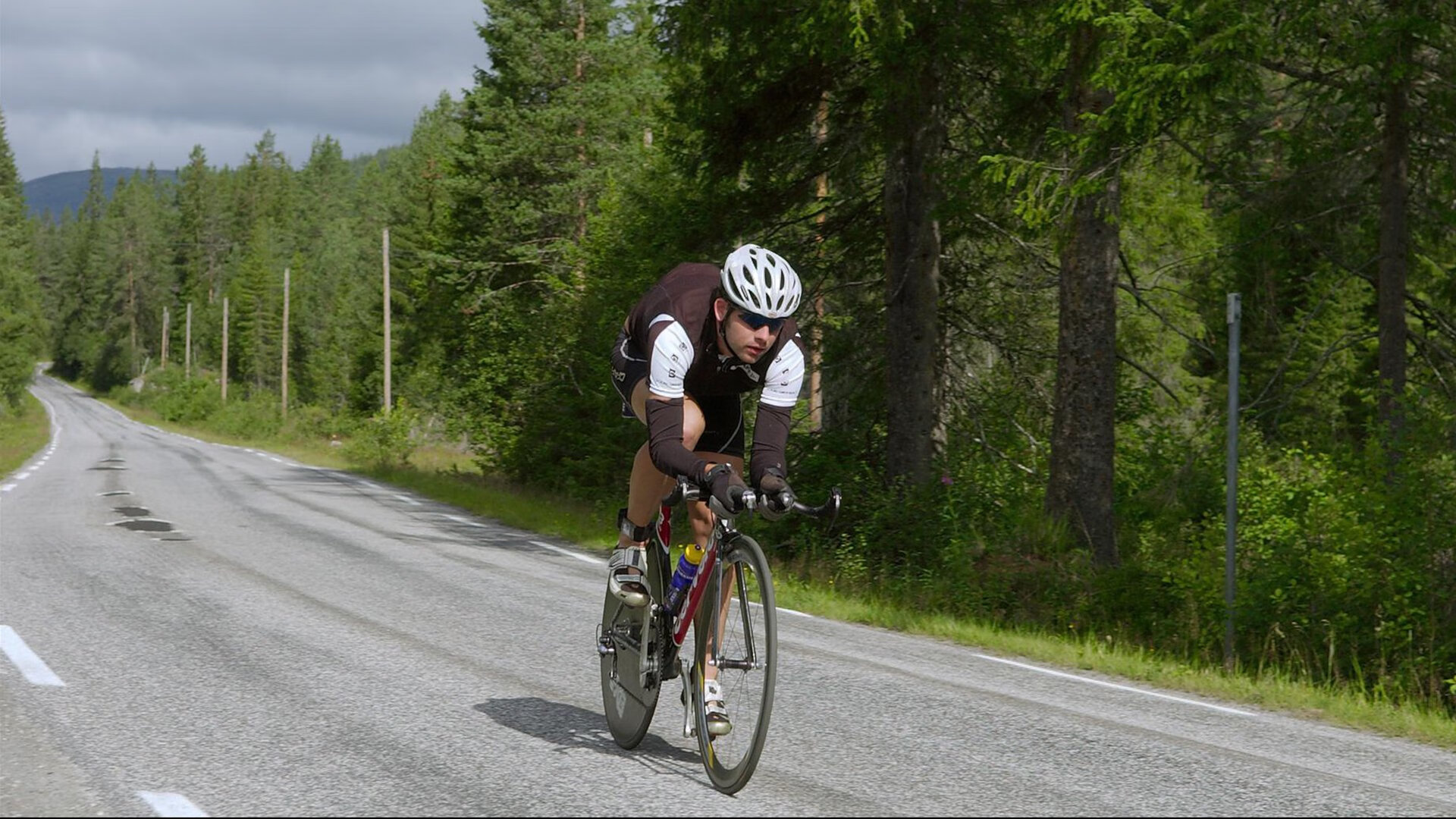骑士踏平黄蜂，约基奇成为关键先生，一场战术与意志的较量